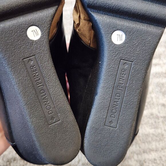 Donald J Pliner womens Marti  black cross strap leather wedge sandals black sz 7 - Picture 12 of 12